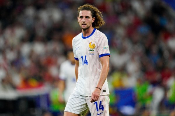 Deschamp nói về việc Rabiot bị người hâm mộ Paris la ó