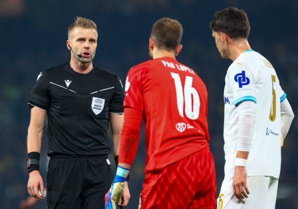 UEFA công bố danh sách trọng tài Newcastle vs Barcelona: Tiế