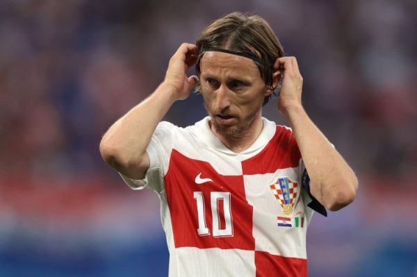 MITYPE: Modric đã chơi cạnh nhau với Tudor trong lần ra mắt 
