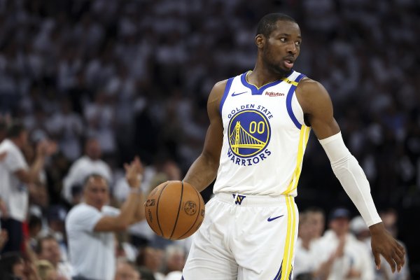 Cole: Seth Curry đang thích nghi với môi trường mới và sẽ ra