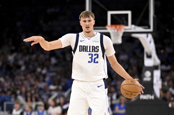 Đội hình xuất phát trận Mavericks vs Lakers: Klay lông mày r