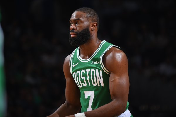 Jaylen Brown nói về trận thua: Màn trình diễn của toàn đội không tệ nhưng chưa đủ tốt. Chúng tôi phải tiếp tục làm việc chăm chỉ trong suốt trận đấu.